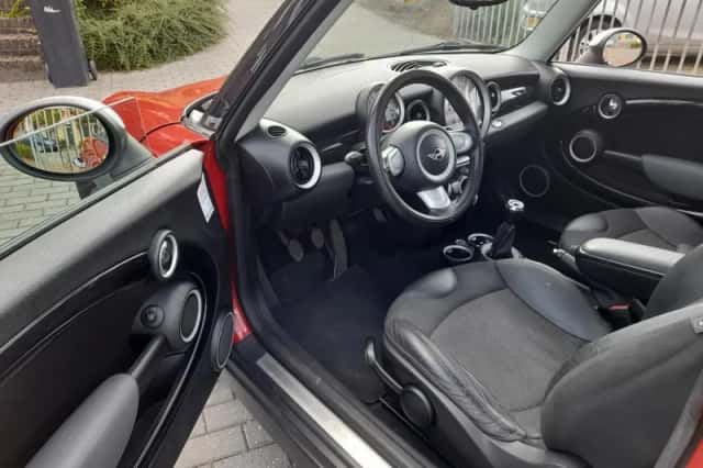MINI Cooper (2009) thumbnail 5