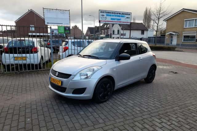 Suzuki Swift (2013) thumbnail 1