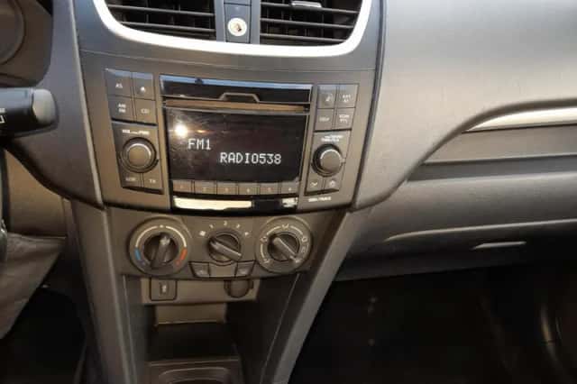 Suzuki Swift (2013) thumbnail 2