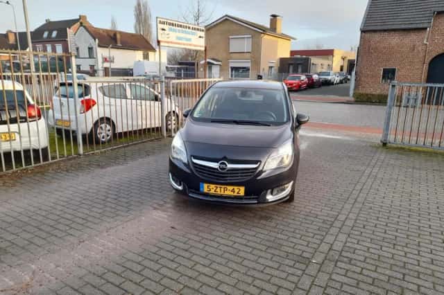 Opel Meriva (2015) thumbnail 3