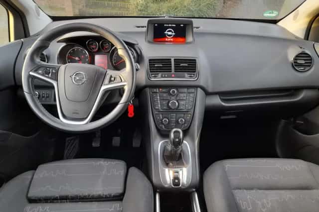 Opel Meriva (2015) thumbnail 4