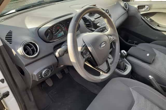Ford Ka+ (2017) thumbnail 2