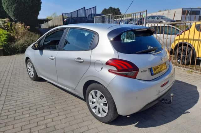 Peugeot 208 (2017) thumbnail 5