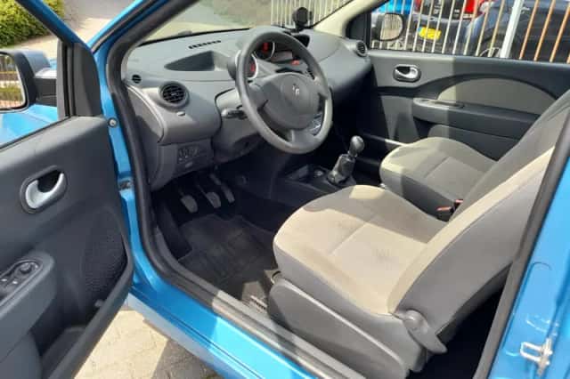Renault Twingo (2011) thumbnail 3