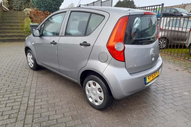 Opel Agila (2011) thumbnail 5