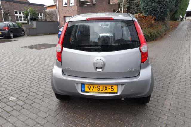 Opel Agila (2011) thumbnail 6