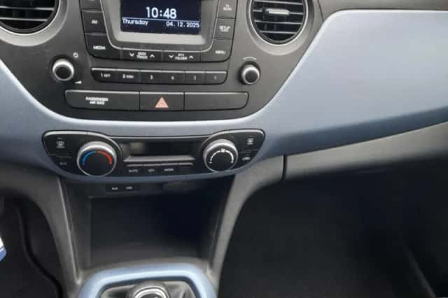 Hyundai i10 (2016) thumbnail 2