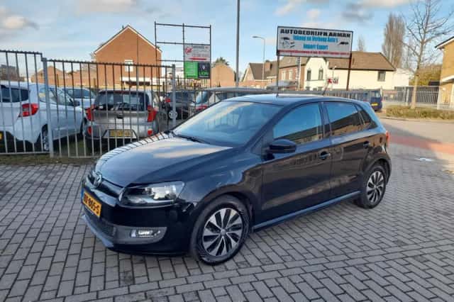 Volkswagen Polo (2016) thumbnail 1