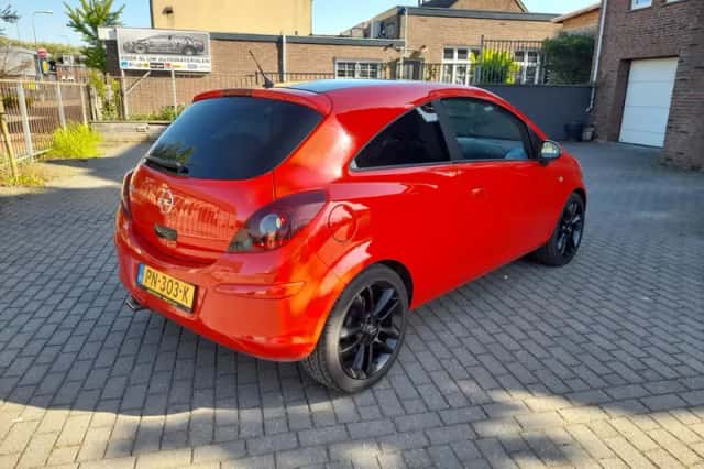 Opel Corsa (2010) thumbnail 6