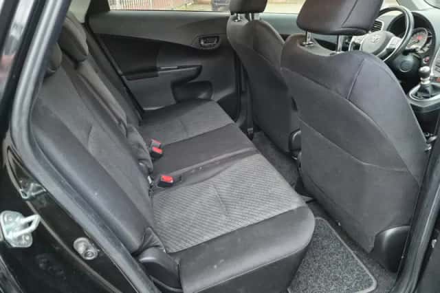 Toyota Verso (2011) thumbnail 3