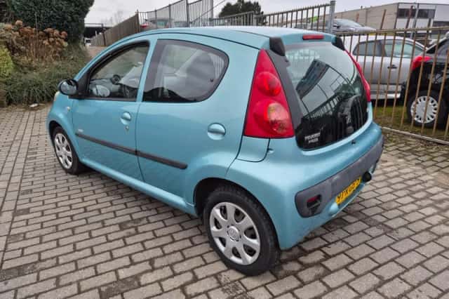 Peugeot 107 (2011) thumbnail 5