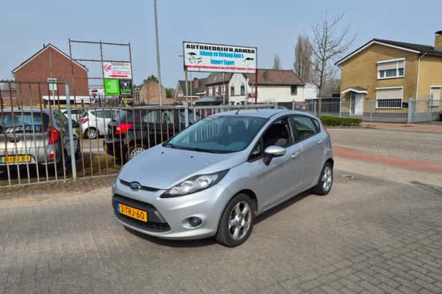 Ford Fiesta (2009) thumbnail 1