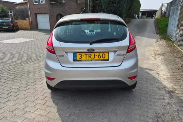 Ford Fiesta (2009) thumbnail 6