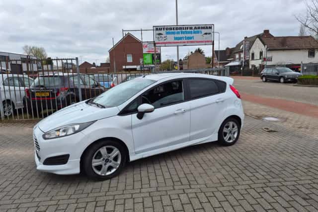 Ford Fiesta (2014) thumbnail 1