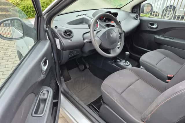 Renault Twingo (2009) thumbnail 3