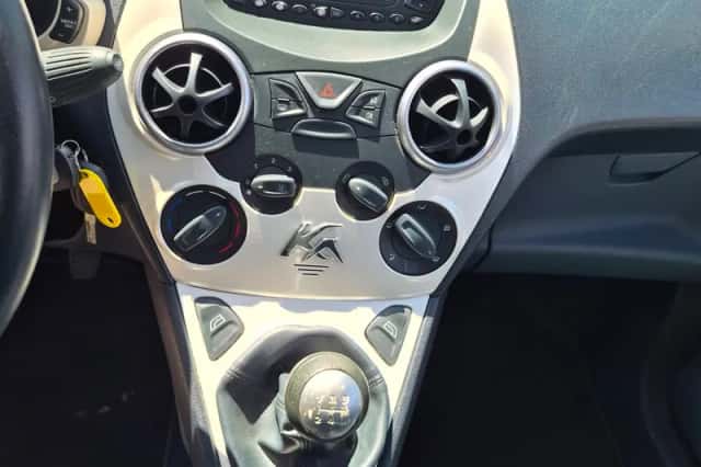 Ford Ka (2010) thumbnail 2