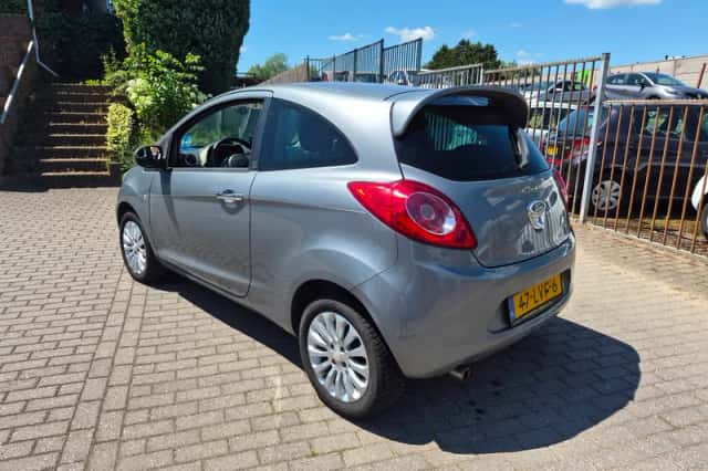 Ford Ka (2010) thumbnail 4