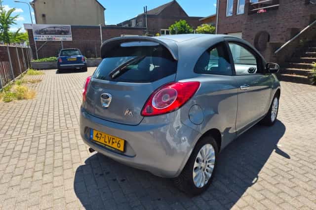 Ford Ka (2010) thumbnail 6