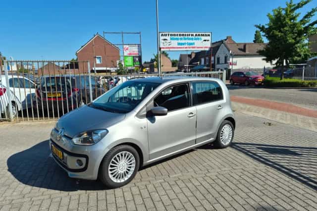 Volkswagen Up! (2013) thumbnail 1