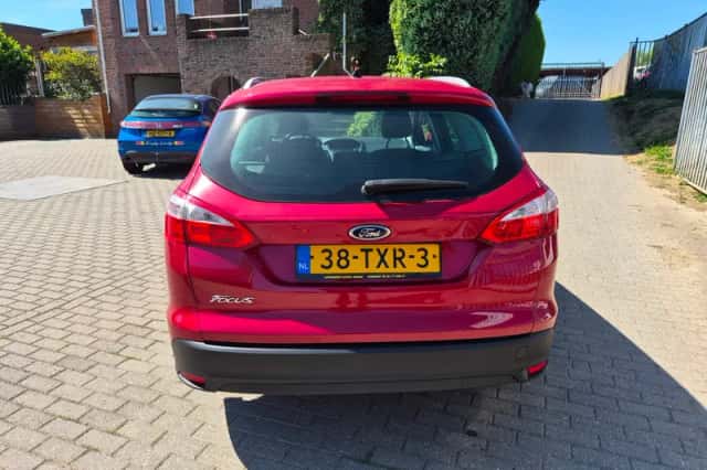 Ford Focus (2012) thumbnail 6