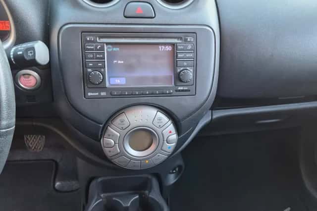 Nissan Micra (2013) thumbnail 2
