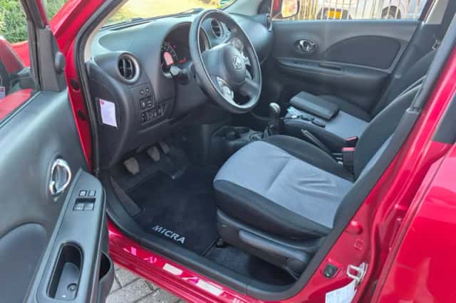 Nissan Micra (2013) thumbnail 3