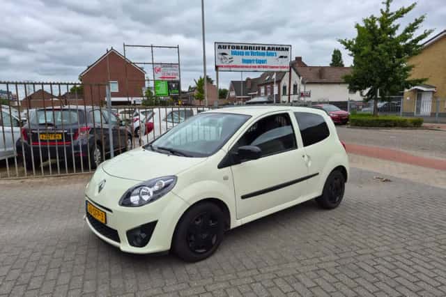 Renault Twingo (2011) thumbnail 1