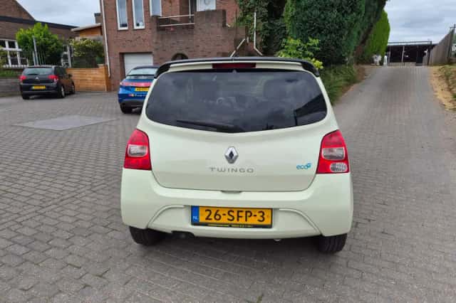 Renault Twingo (2011) thumbnail 3