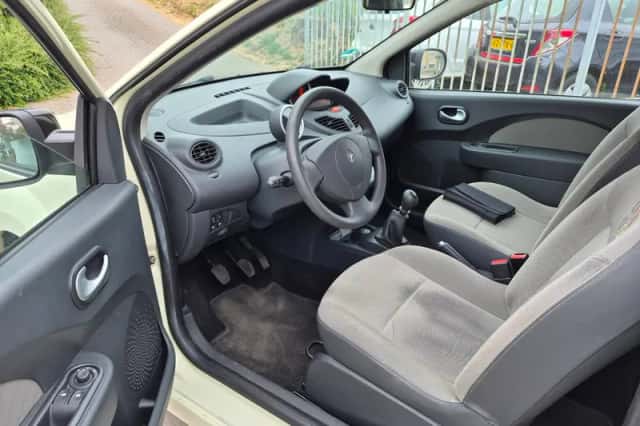 Renault Twingo (2011) thumbnail 5
