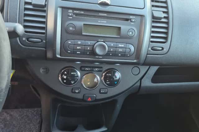 Nissan Note (2006) thumbnail 2