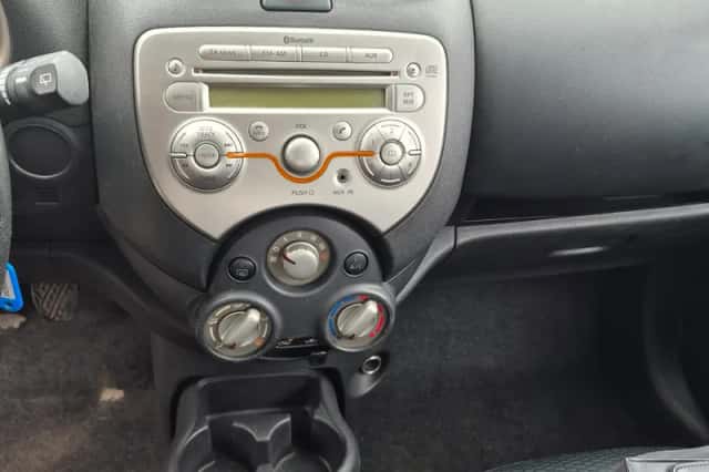 Nissan Micra (2012) thumbnail 2