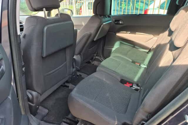 Peugeot 5008 (2013) thumbnail 4