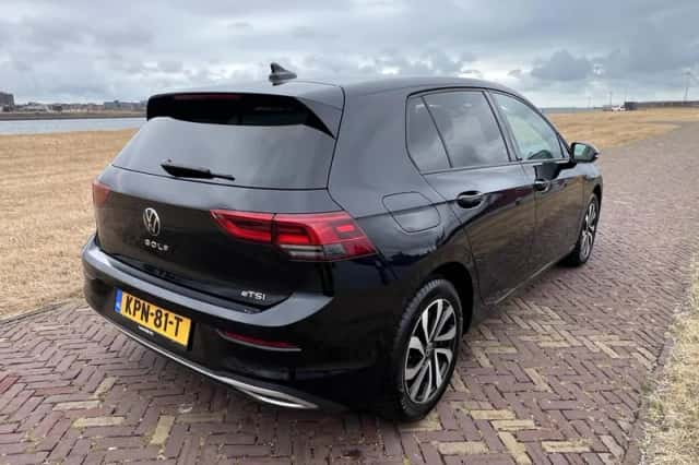 Volkswagen Golf (2022) thumbnail 5