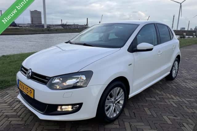 Volkswagen Polo (2013) thumbnail 1