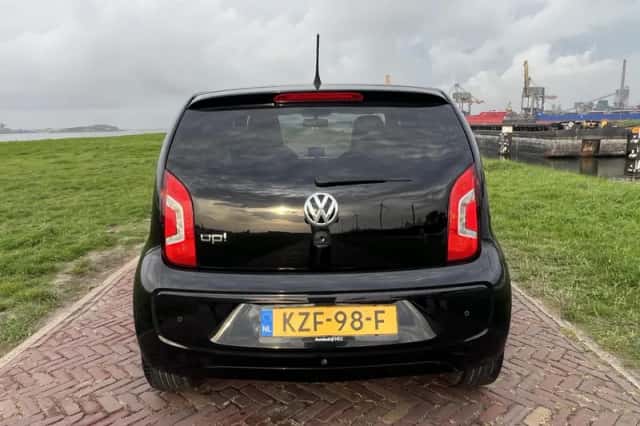 Volkswagen Up! (2016) thumbnail 6