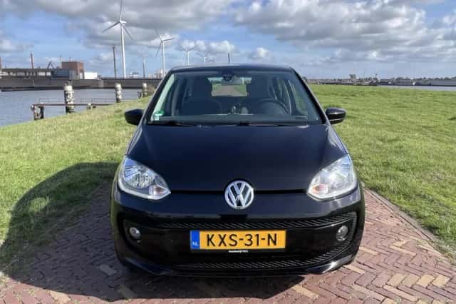 Volkswagen Up! (2014) thumbnail 2