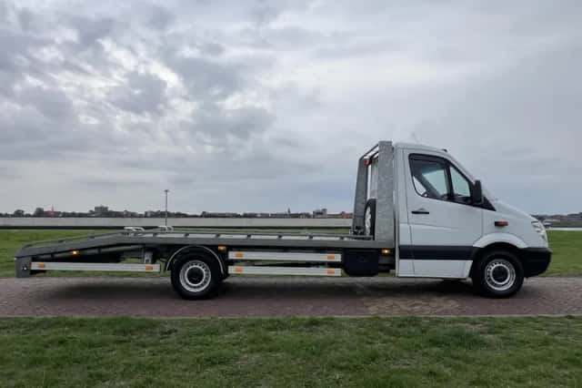 Mercedes-Benz Sprinter (2012) thumbnail 4