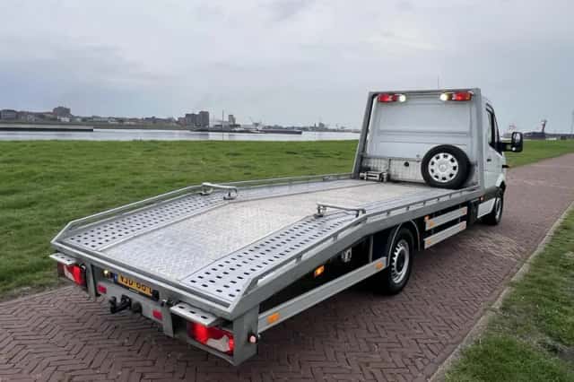 Mercedes-Benz Sprinter (2012) thumbnail 5