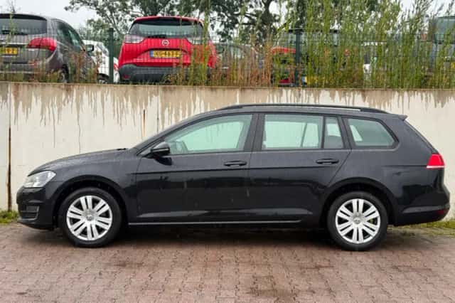 Volkswagen Golf (2014) thumbnail 4