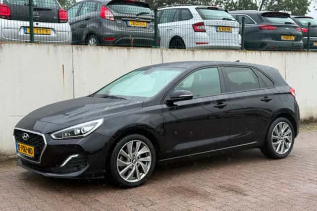 Hyundai i30 (2019) thumbnail 3