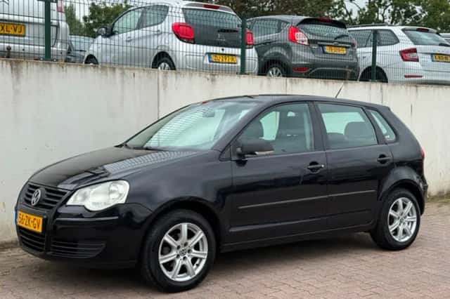 Volkswagen Polo (2008) thumbnail 3