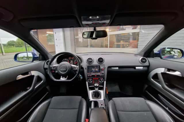 Audi A3 (2011) thumbnail 3