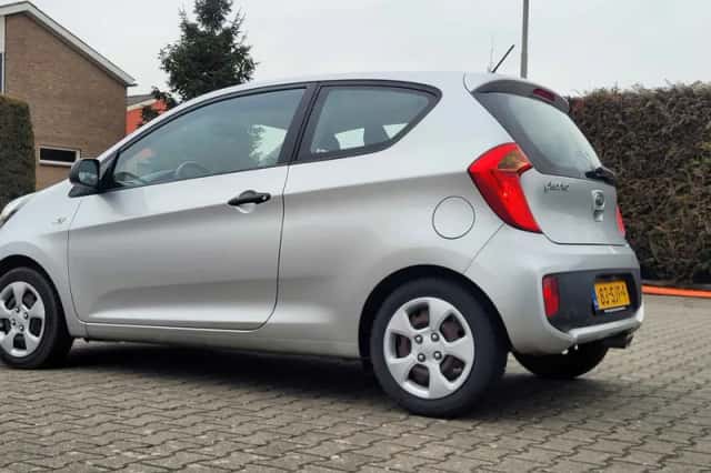 Kia Picanto (2011) thumbnail 2