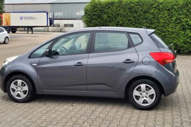 Kia Venga (2011) thumbnail 6