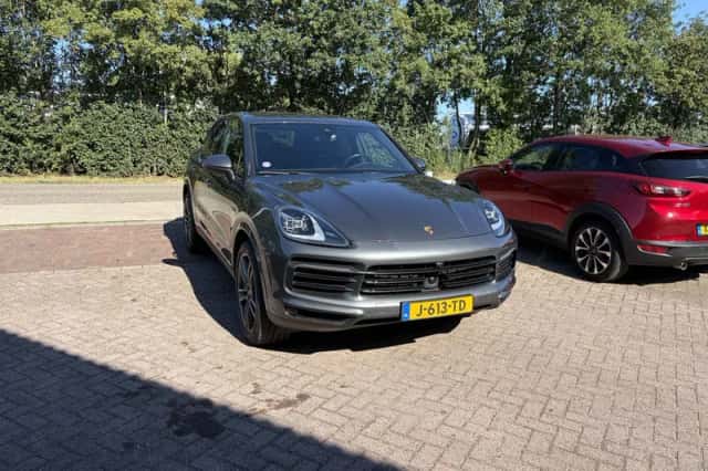 Porsche Cayenne (2020) thumbnail 1