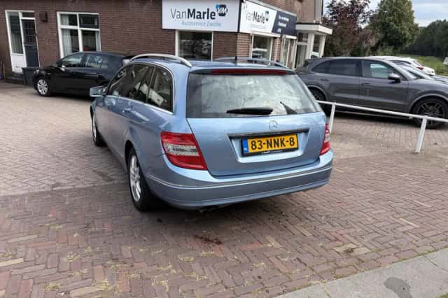 Mercedes-Benz C-Klasse (2010) thumbnail 3