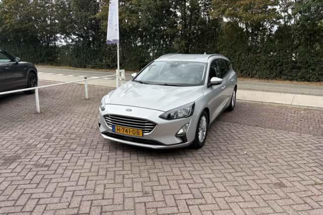 Ford Focus (2020) thumbnail 2