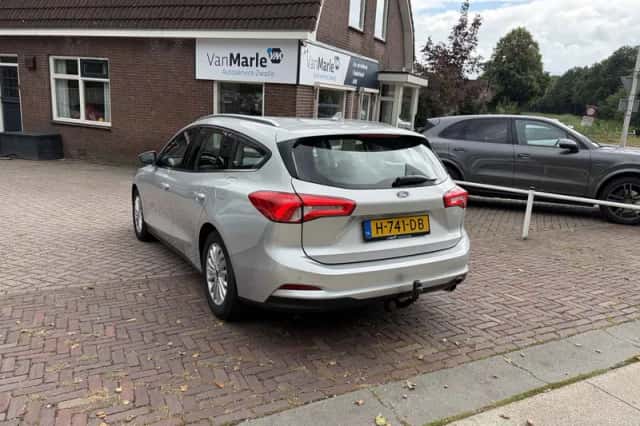 Ford Focus (2020) thumbnail 3