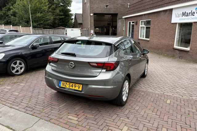 Opel Astra (2017) thumbnail 4