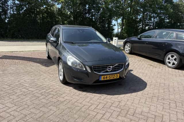 Volvo V60 (2011) thumbnail 1